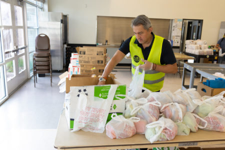 Meals on Wheels People center volunteer